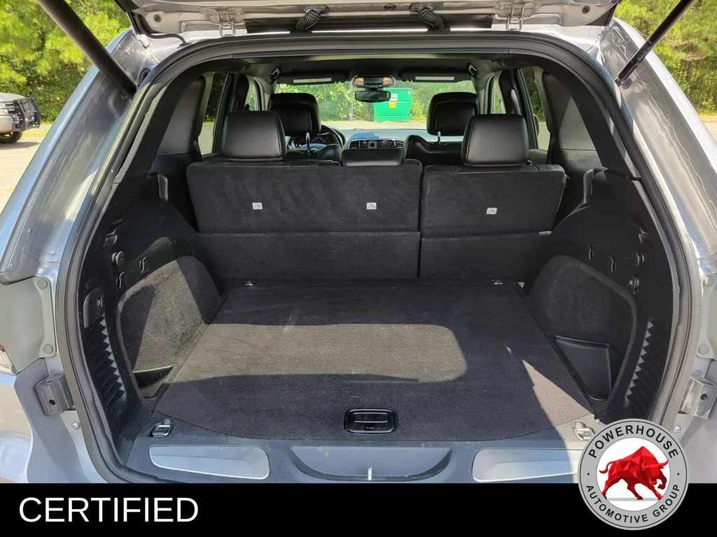 Used 2019 Silver Jeep Limited image 14