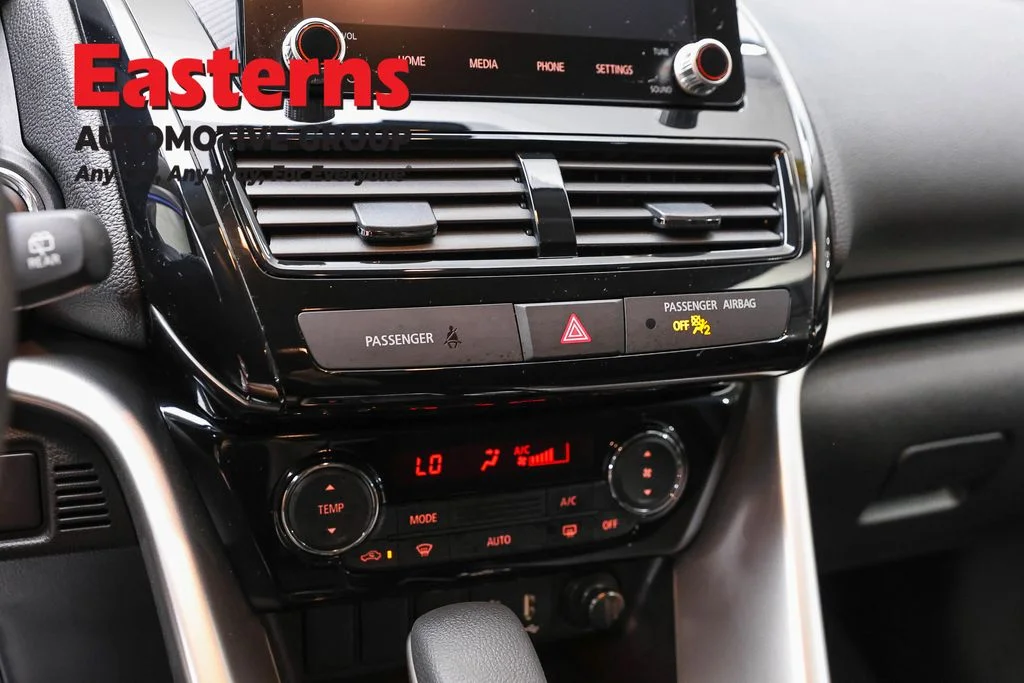 Used 2026 Blue Mitsubishi LE image 19