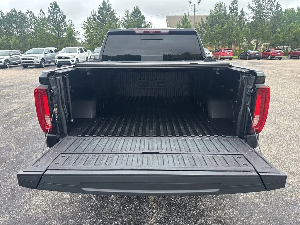 Used 2025 Onyx Black GMC Denali Ultimate image 21