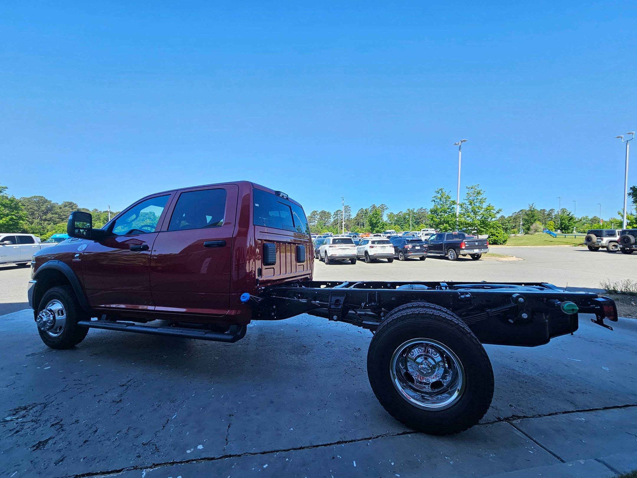 New 2026 Molten Red Pearl-Coat Exterior Paint RAM Tradesman image 5