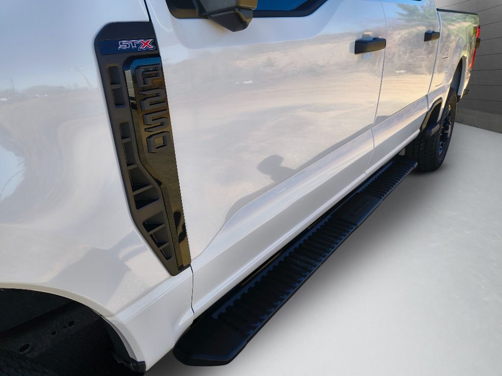 Used 2024 Oxford White Ford XL STX FX4 4X4 CREW CAB image 13