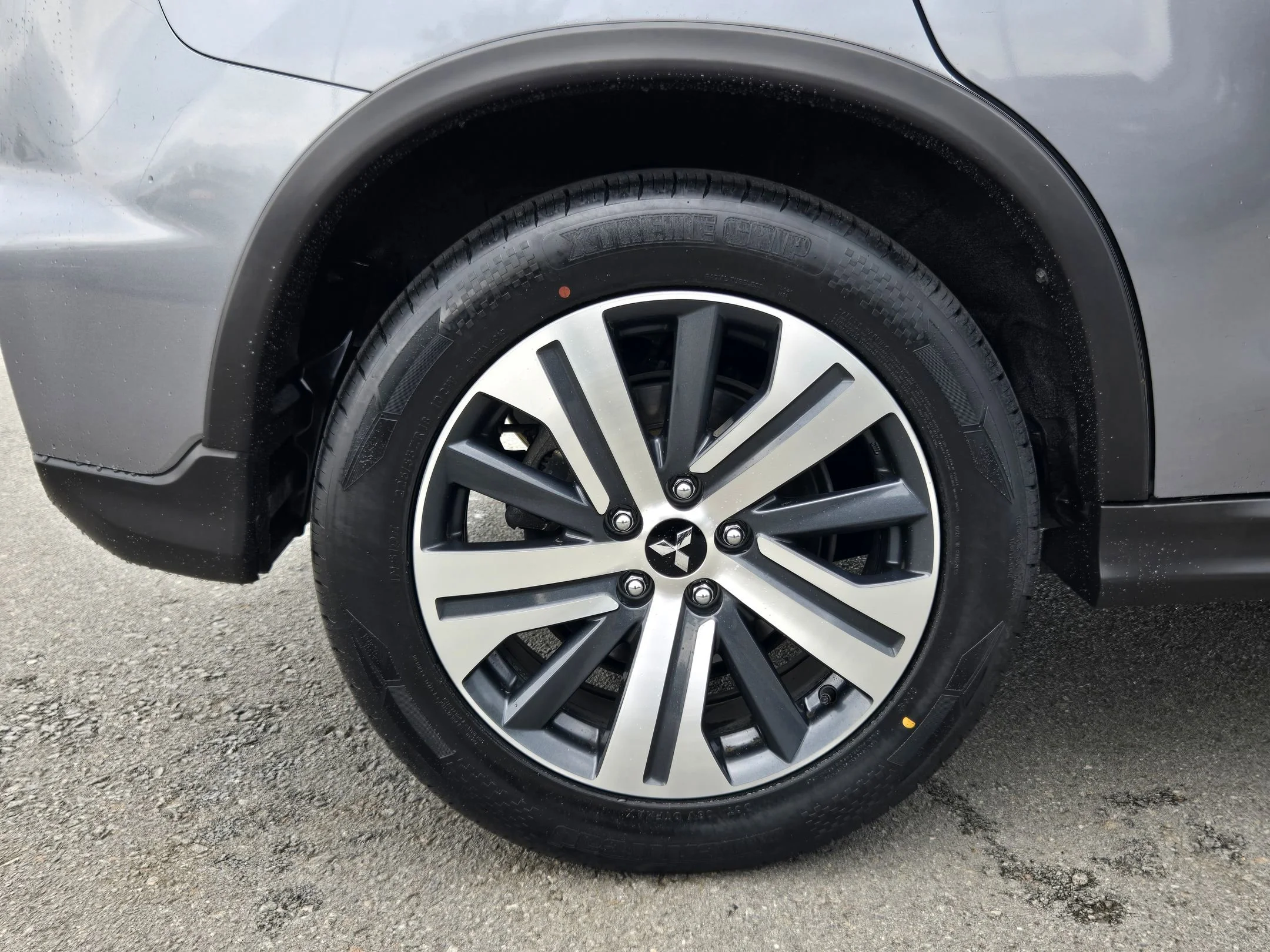 Used 2024  Mitsubishi SE image 17