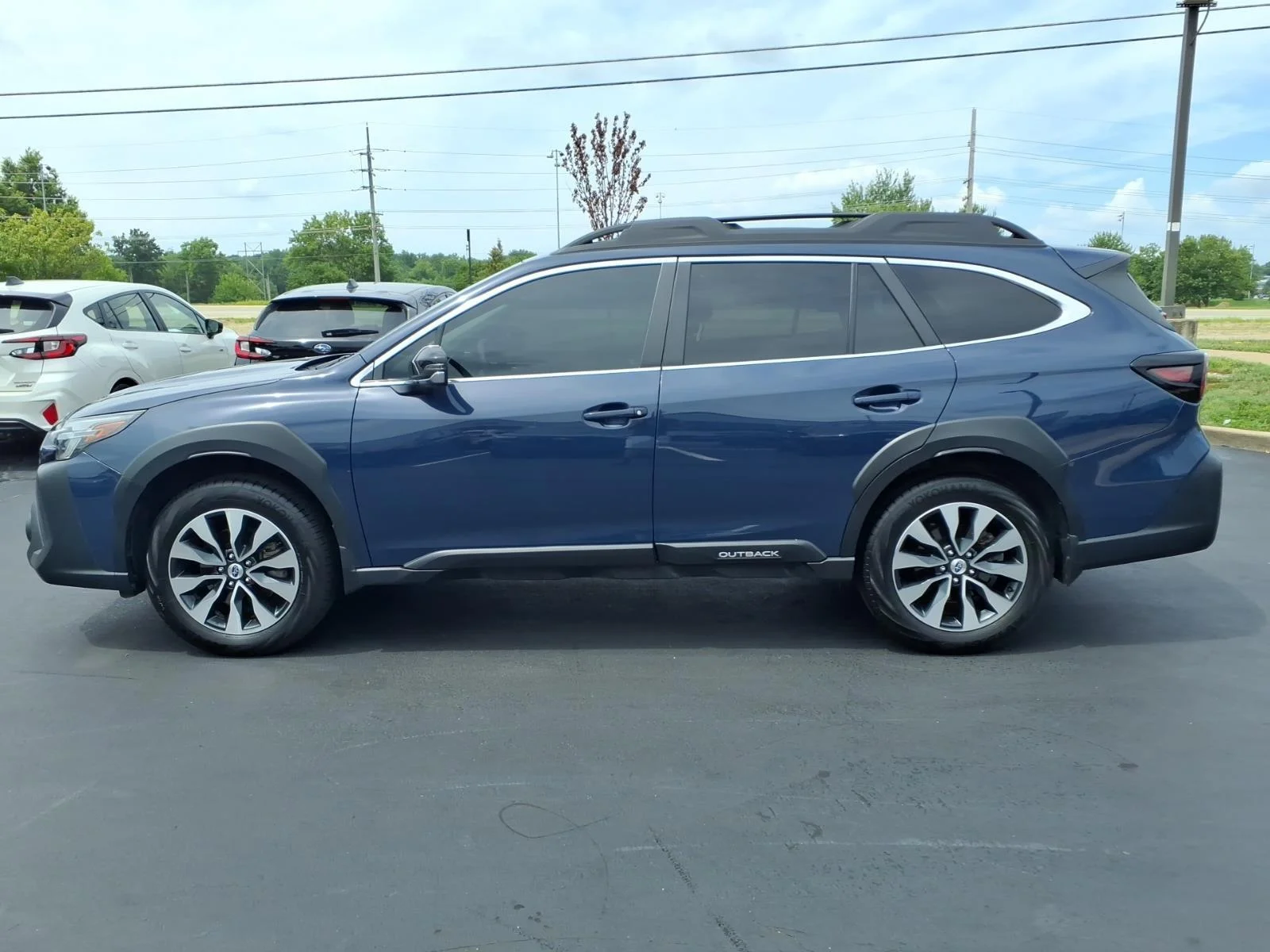 Used 2025 Cosmic Blue Pearl Subaru Limited image 4