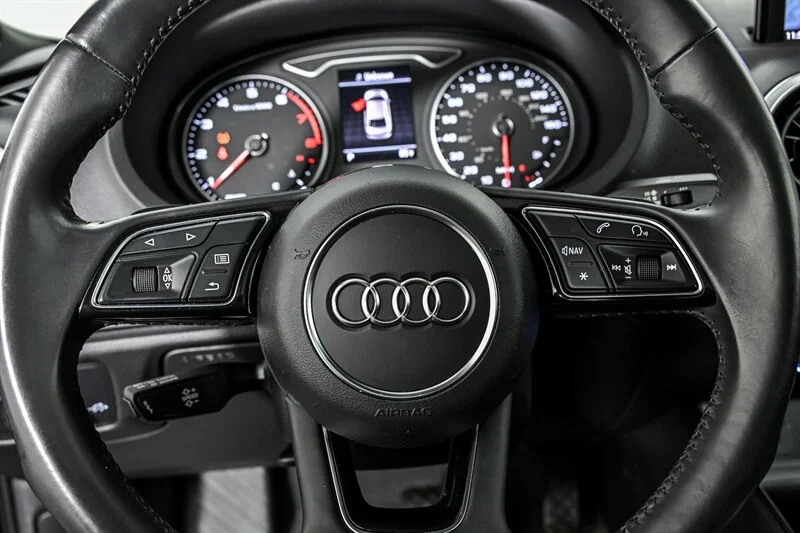 Used 2020 Brilliant Black Audi quattro S line Premium 45 image 23