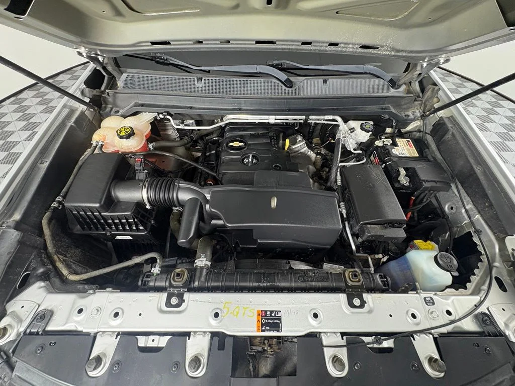 Used 2018 Silver Chevrolet Work Truck image 29