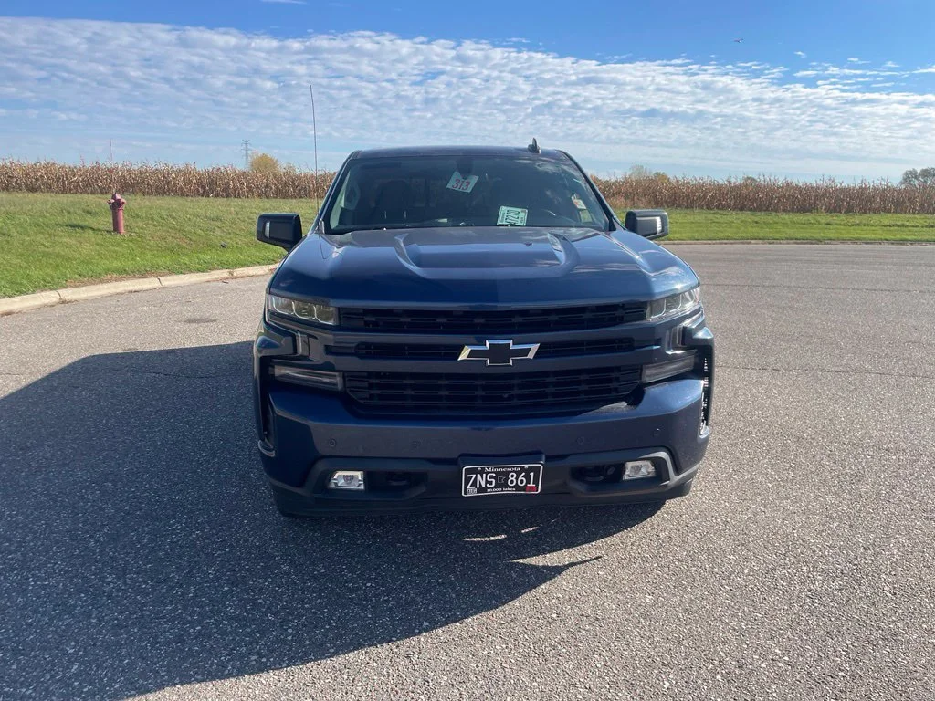 Used 2019 Blue Chevrolet RST image 3