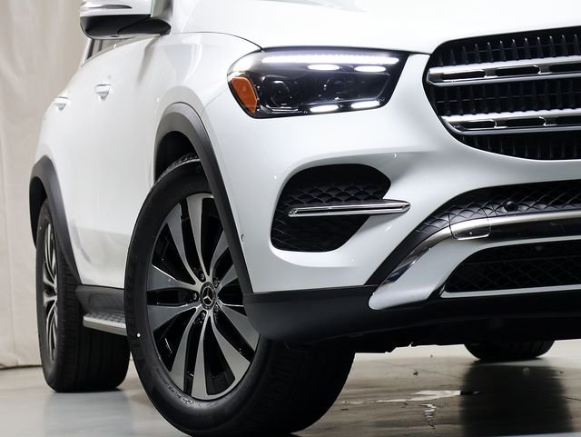 New 2026 MANUFAKTUR Moonlight White Metallic Mercedes-Benz GLE 350 image 4