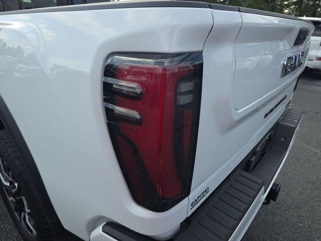 Used 2024 White GMC AT4 image 36