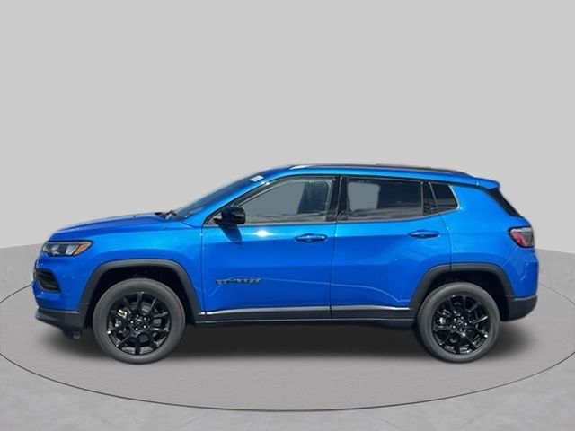 New 2026 Hydro Blue Pearlcoat Jeep Latitude image 2
