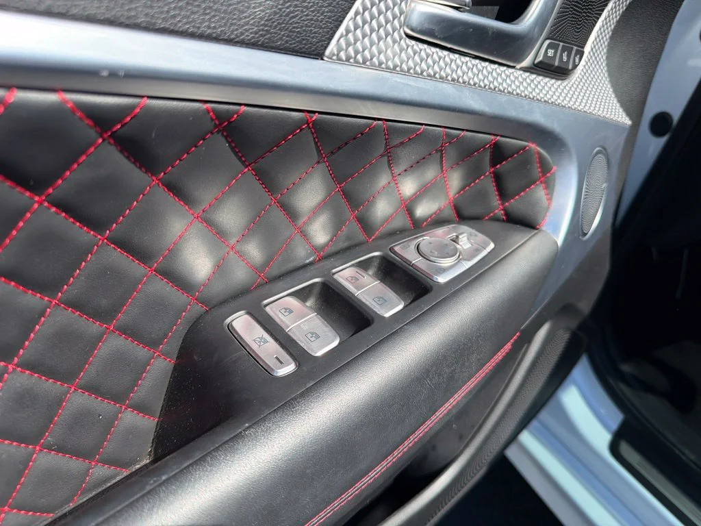 Used 2023 White Genesis 3.3T image 18