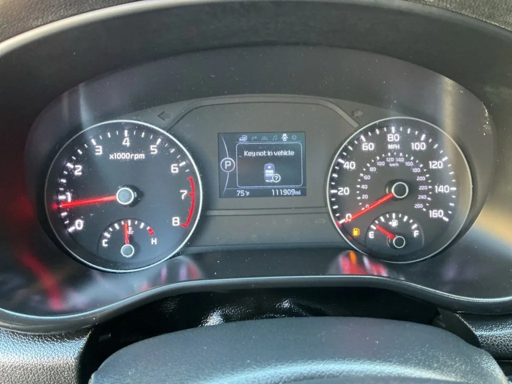 Used 2018 Red Kia EX image 14