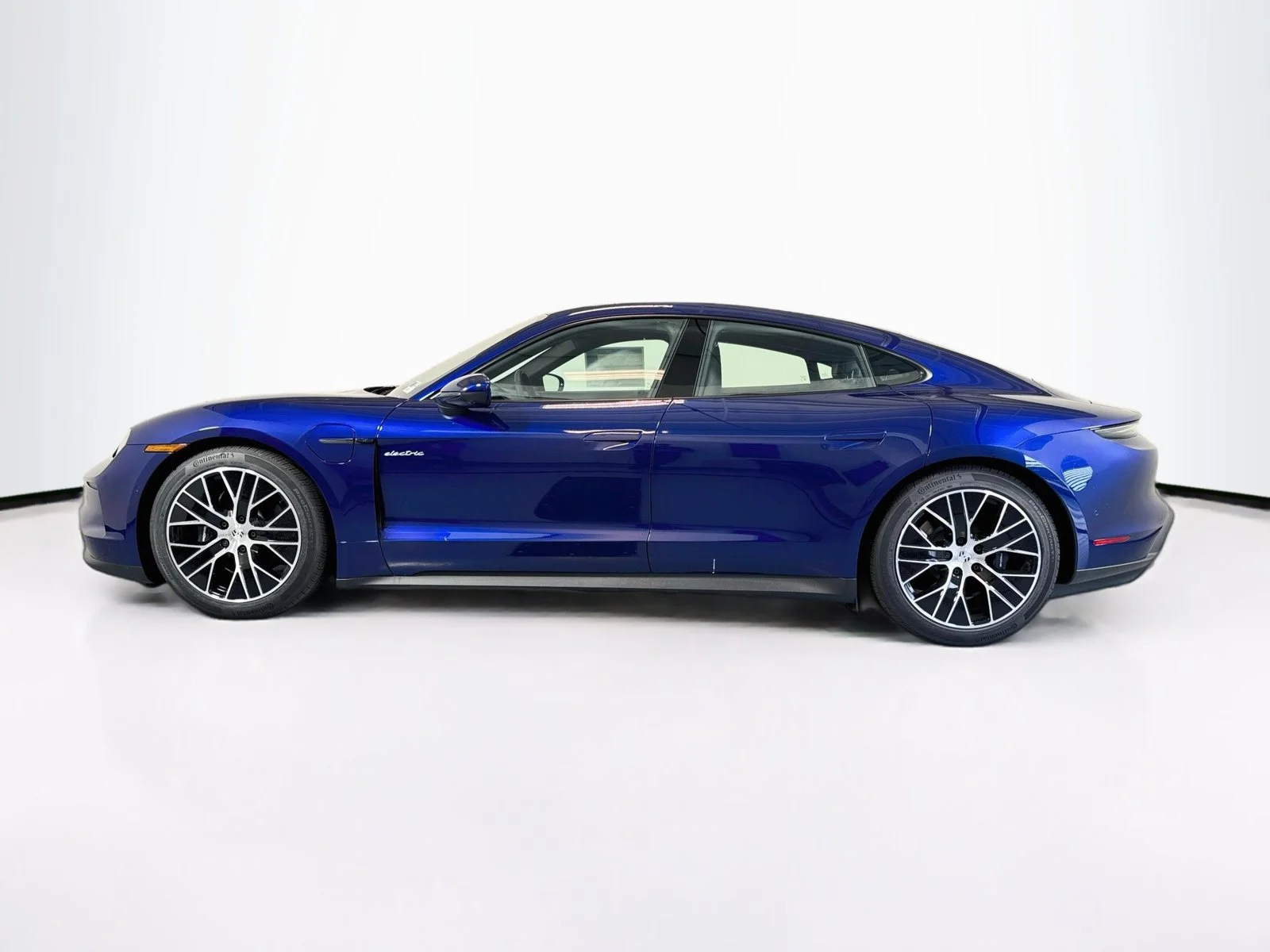 New 2026 Gentian Blue Metallic Porsche  image 2