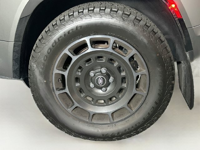 Certified Used 2025 Faroe Green Land Rover OCTA image 32