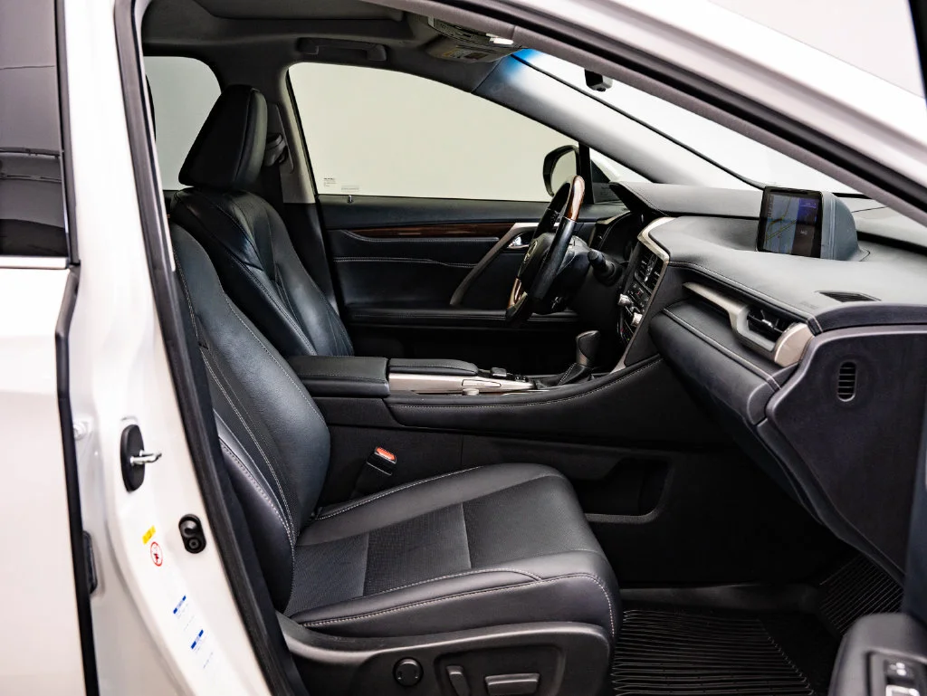 Used 2019 Eminent White Pearl Lexus 450h Premium image 25
