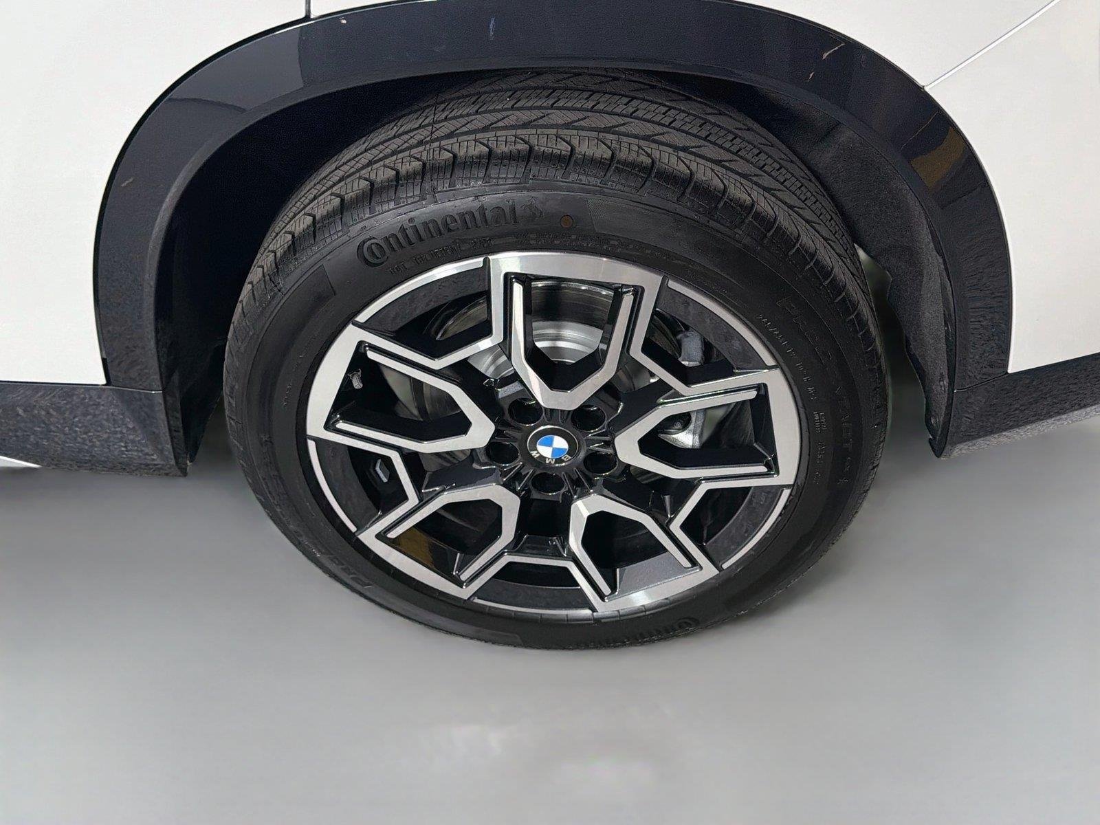 New 2027 Mineral White Metallic BMW xDrive28i image 30