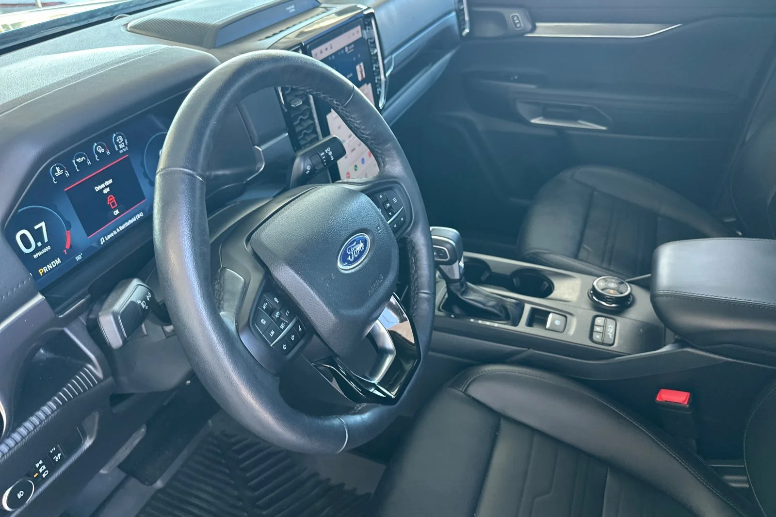 Used 2025 Blue Metallic Ford LARIAT image 10
