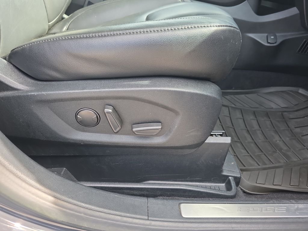 2021 Ford Edge Titanium - Photo 35
