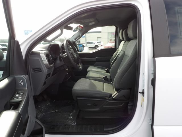 Used 2023 Oxford White Ford XLT image 12