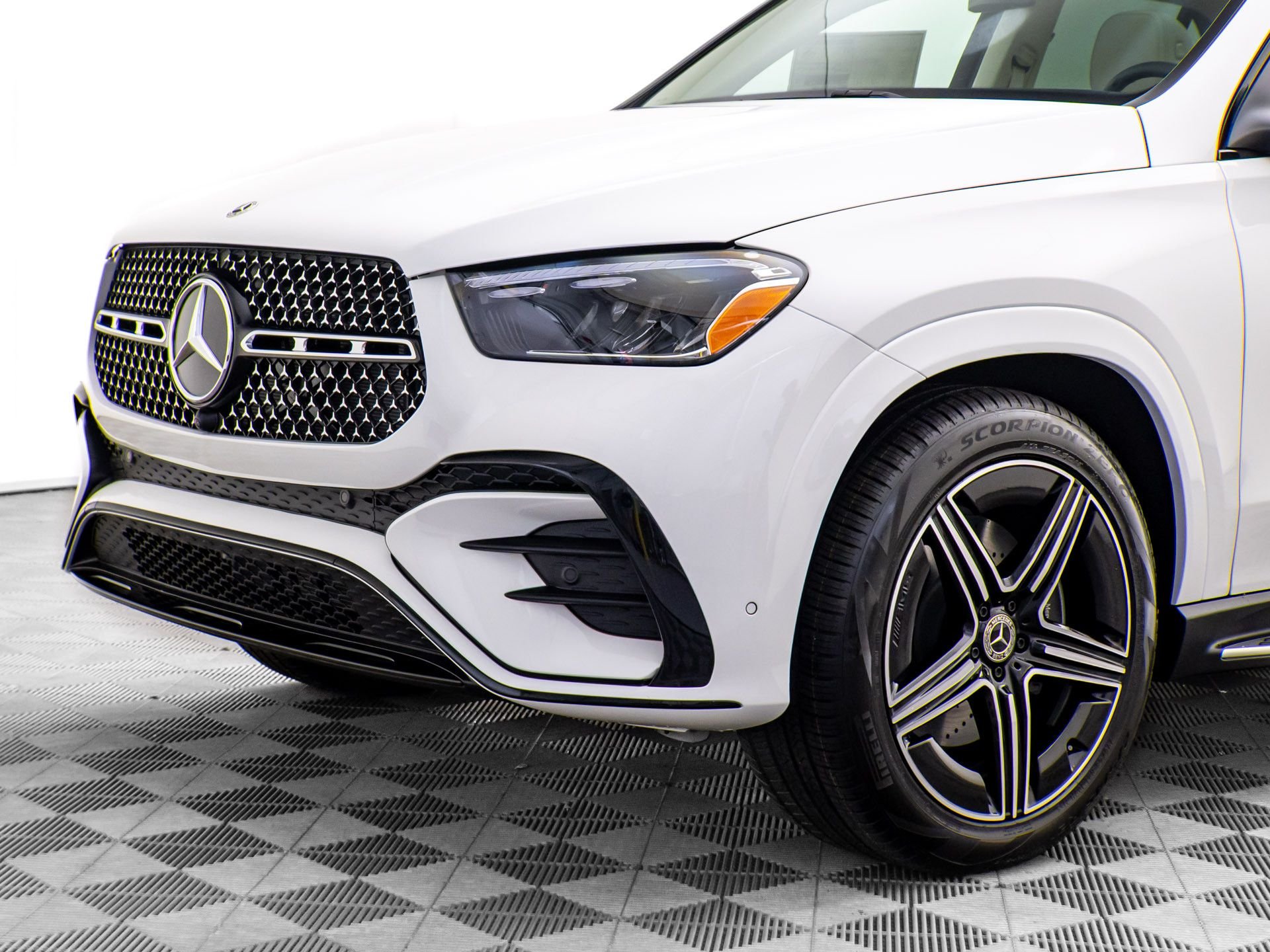 New 2026 Polar White Mercedes-Benz GLE 450 image 41