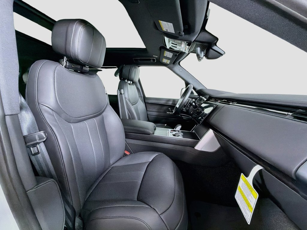 New 2027 Fuji White Land Rover SE image 30