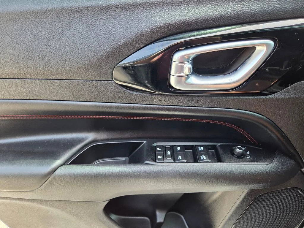 Used 2022 Silver Jeep Trailhawk image 23