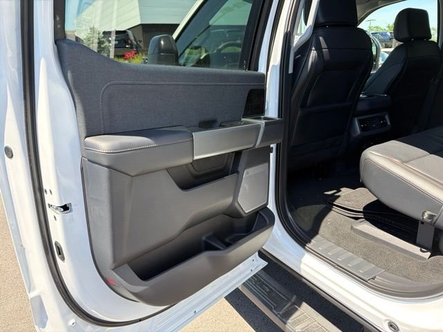 New 2026 Oxford White Ford F-350® Lariat® image 13