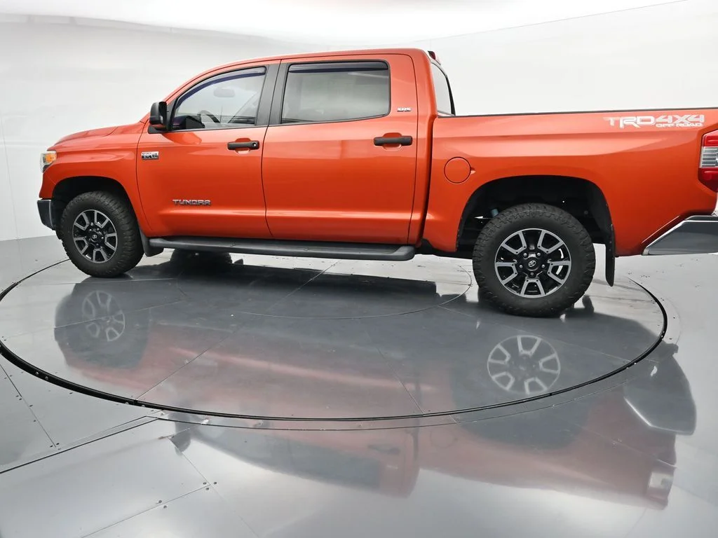 Used 2017 Red Toyota SR5 image 5
