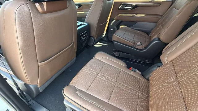 2026 Chevrolet Suburban High Country - Photo 24