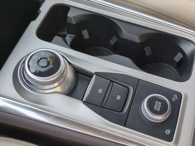 Used 2022 Black Ford Platinum image 26