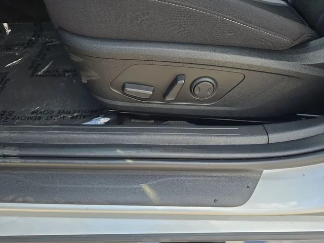 Used 2024 Silver Hyundai SEL image 12