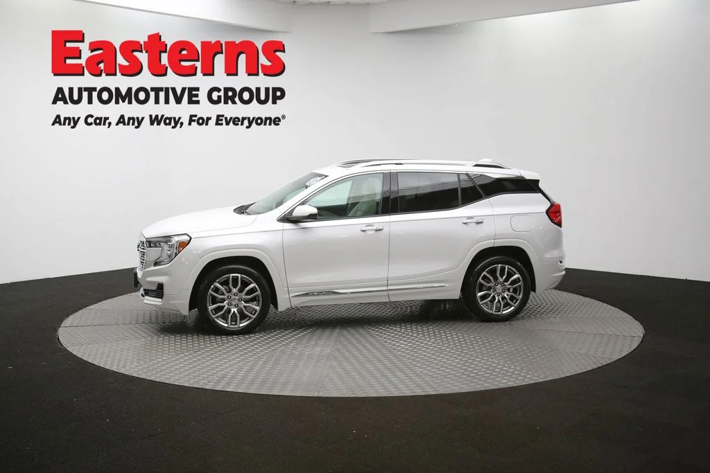 Used 2023 White GMC Denali image 59