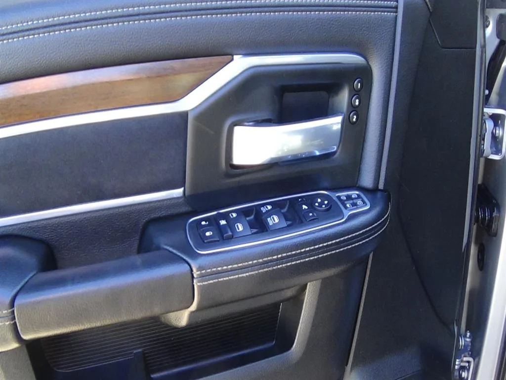 Certified Used 2024 Billet Silver Metallic Clear Coat (psc) RAM Laramie image 16