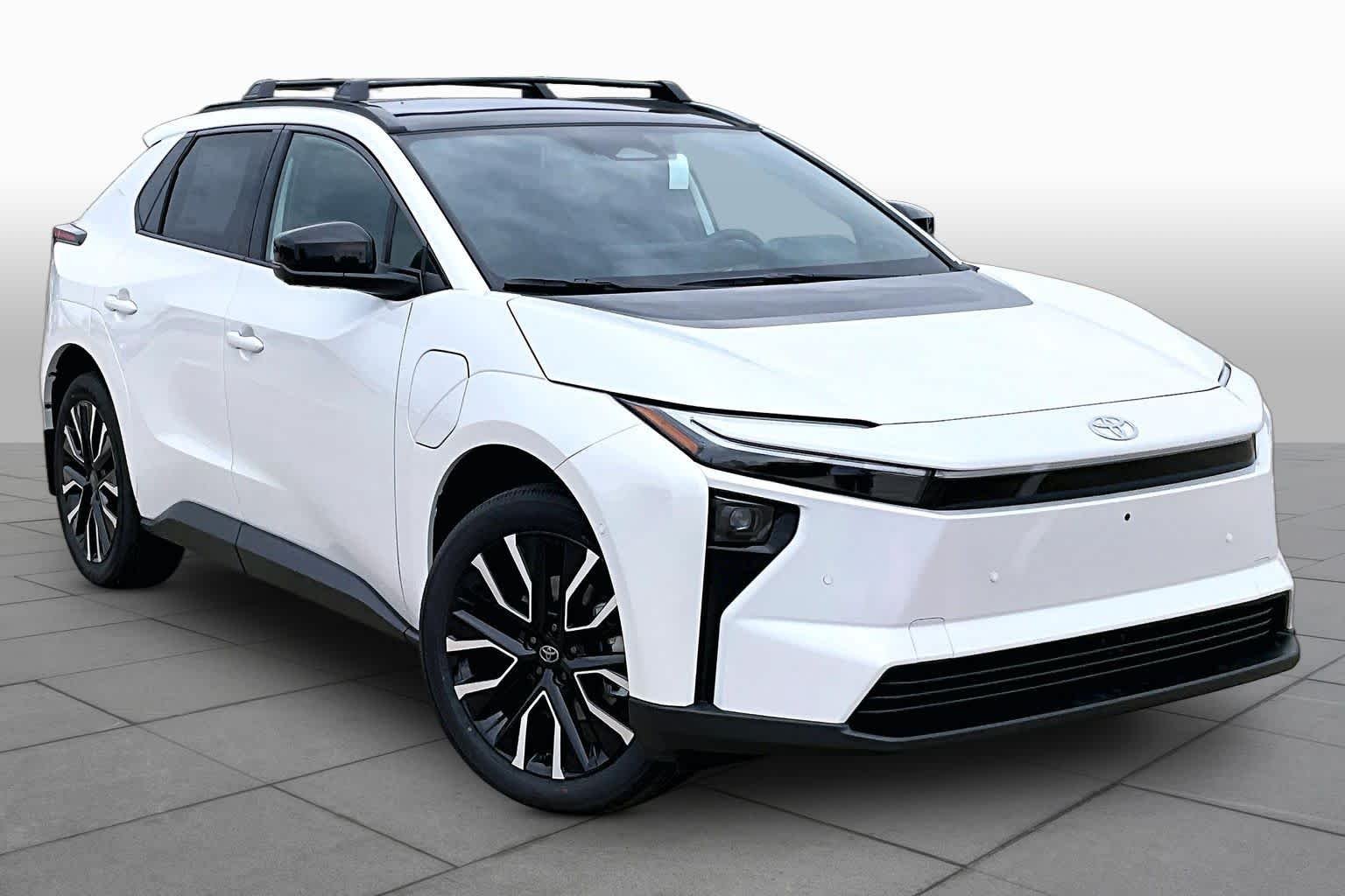 New 2027 Wind Chill Pearl Toyota Limited image 2
