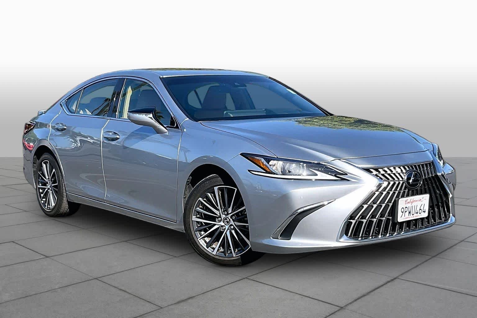Used 2025 Iridium Lexus  image 2