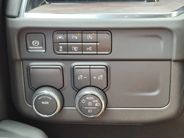 2025 Chevrolet Suburban Premier - Photo 25