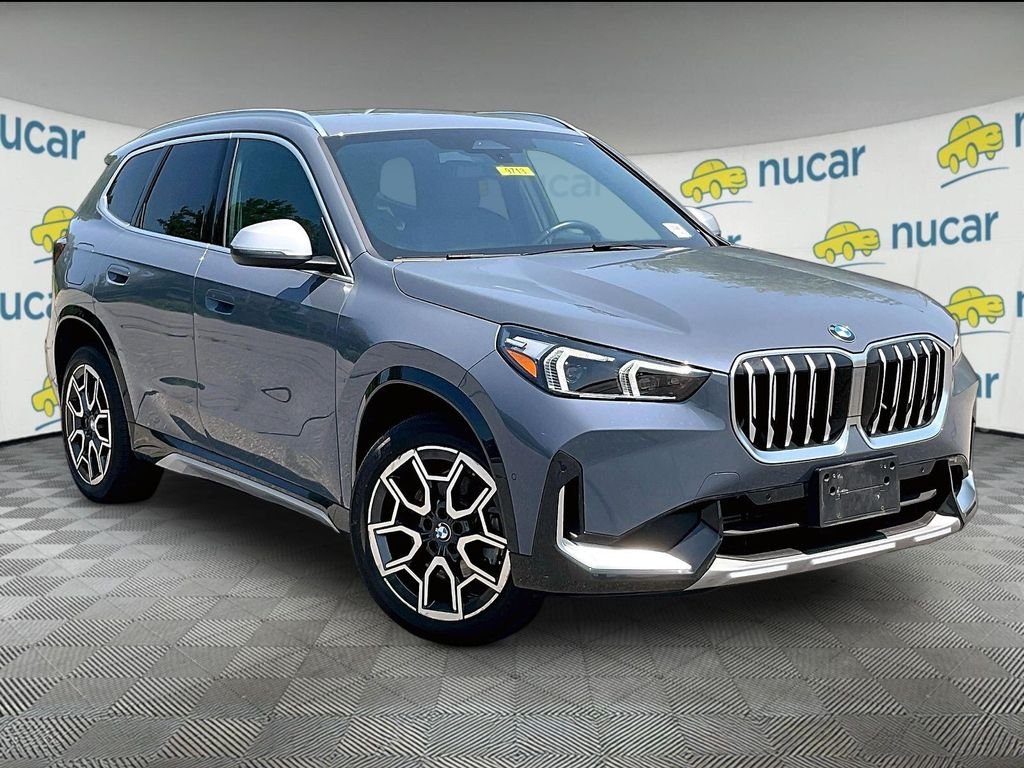 Used 2023 Gray BMW xDrive28i image 1