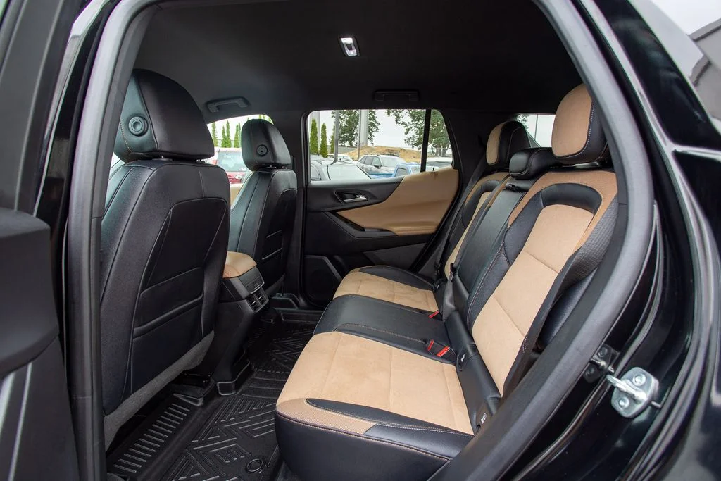Used 2025 Black Metallic Chevrolet AWD ACTIV image 18