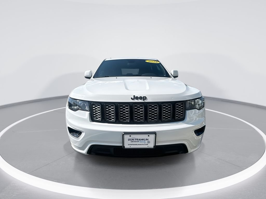 Used 2018 White Jeep Altitude image 3