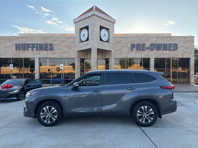 2023 Toyota Highlander Hybrid XLE FWD's photo