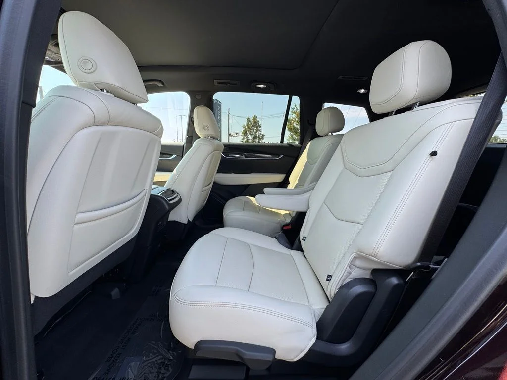 Used 2021 Red Cadillac Sport image 37