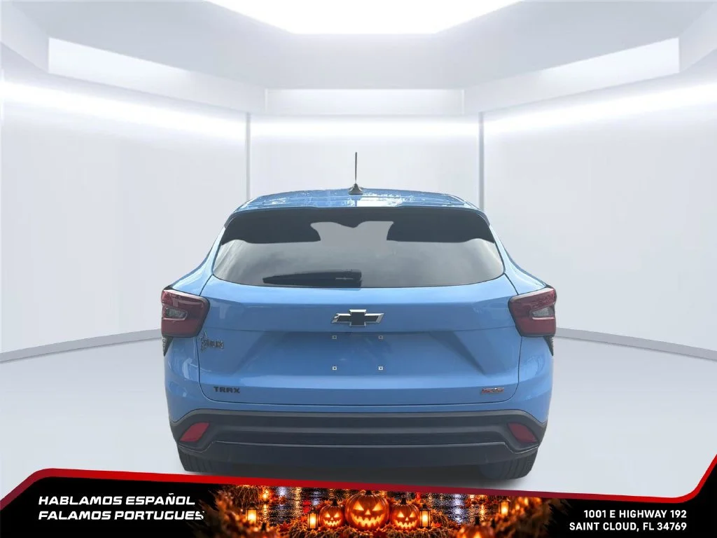 Used 2024 Fountain Blue Chevrolet 1RS image 5