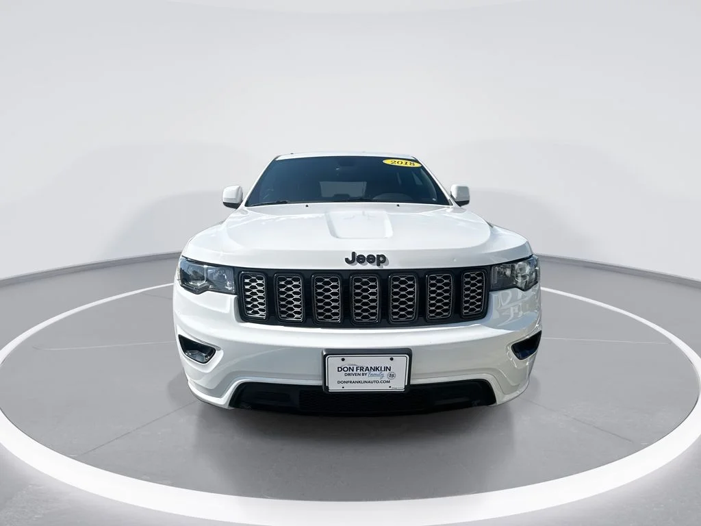 Used 2018 White Jeep Altitude image 3