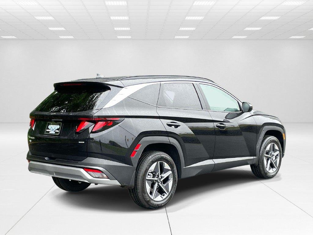 New 2026 Black Hyundai SEL Plus AWD image 6