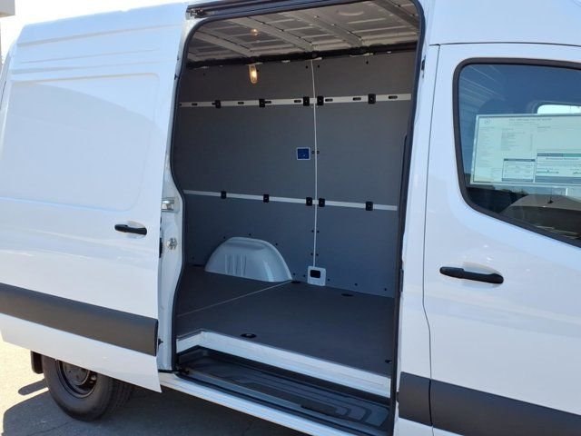 New 2026 Arctic White Mercedes-Benz Cargo 144 WB image 22