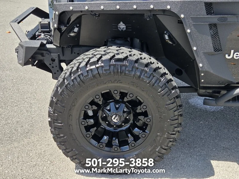 Used 2022 Black Clearcoat JEEP OVERLAND 4X4 image 17