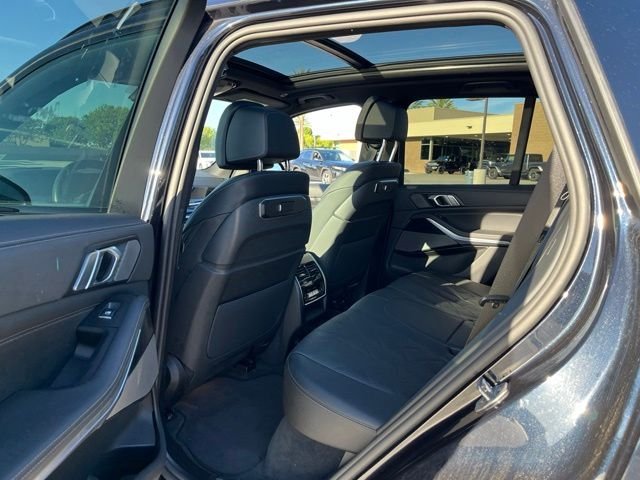 Used 2026 Black BMW xDrive40i image 13