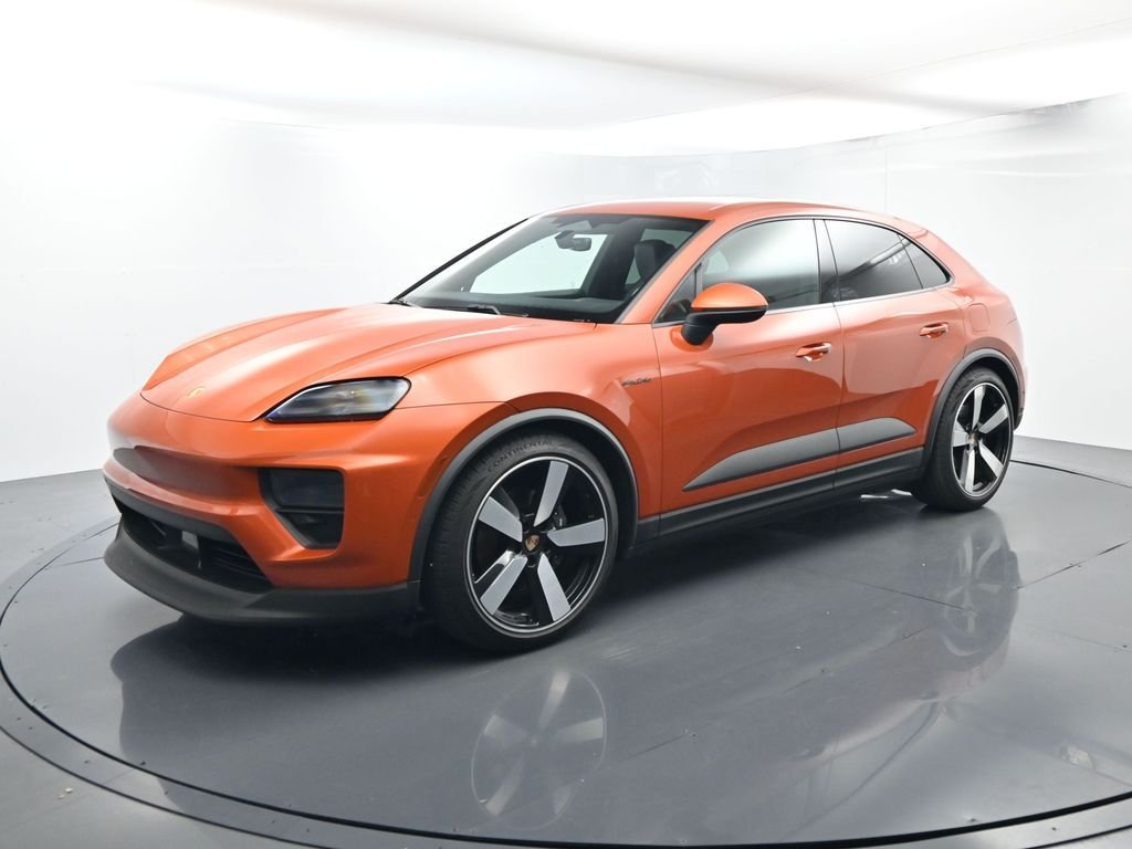2025 Porsche Macan Base
