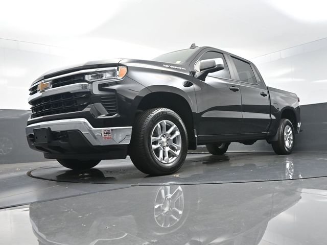 Used 2024 Black Chevrolet LT image 31