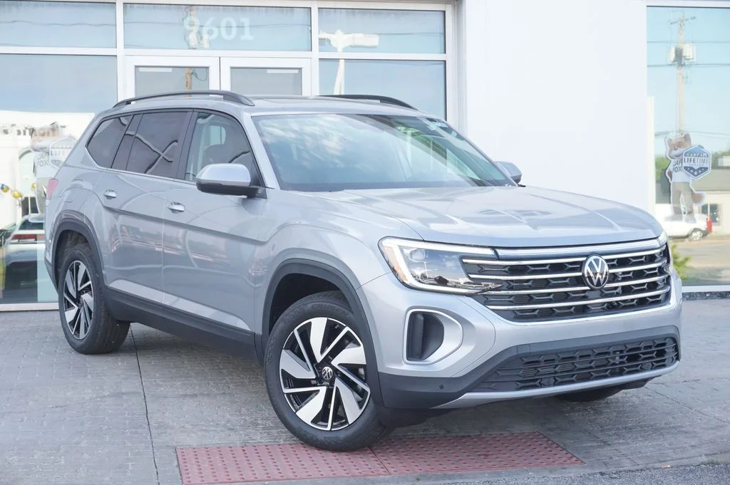 New 2026 Silver Volkswagen 2.0T SE w/Technology image 3