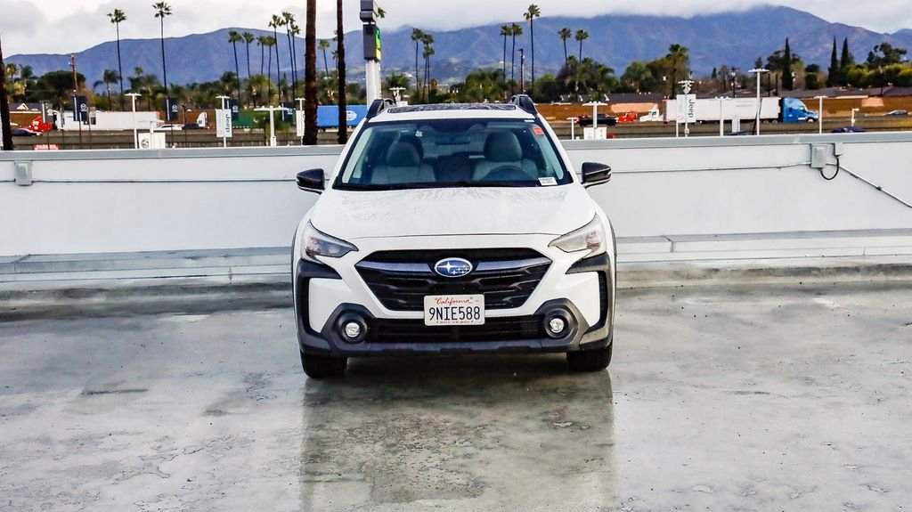 Used 2025 Crystal White Pearl Subaru Premium image 3